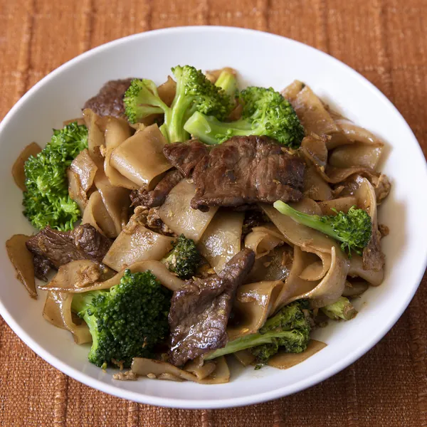 Pad See Ew at Aloy Modern Thai Larimer
